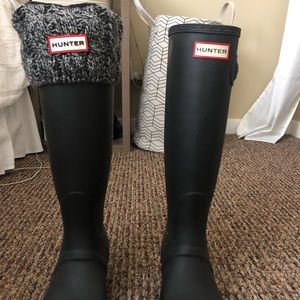 PENDING: Black matte tall hunter boots size 7